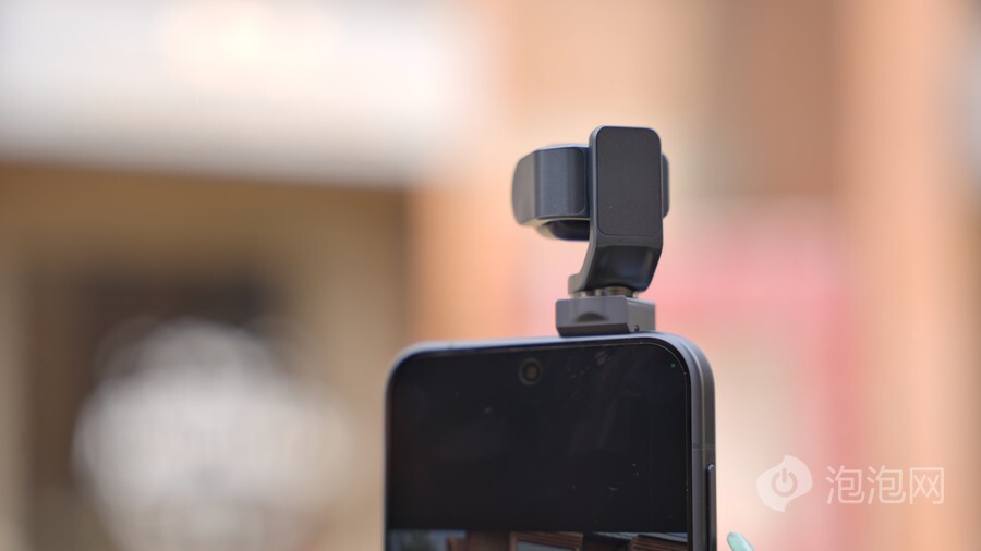 荣耀Robot Phone云台镜头